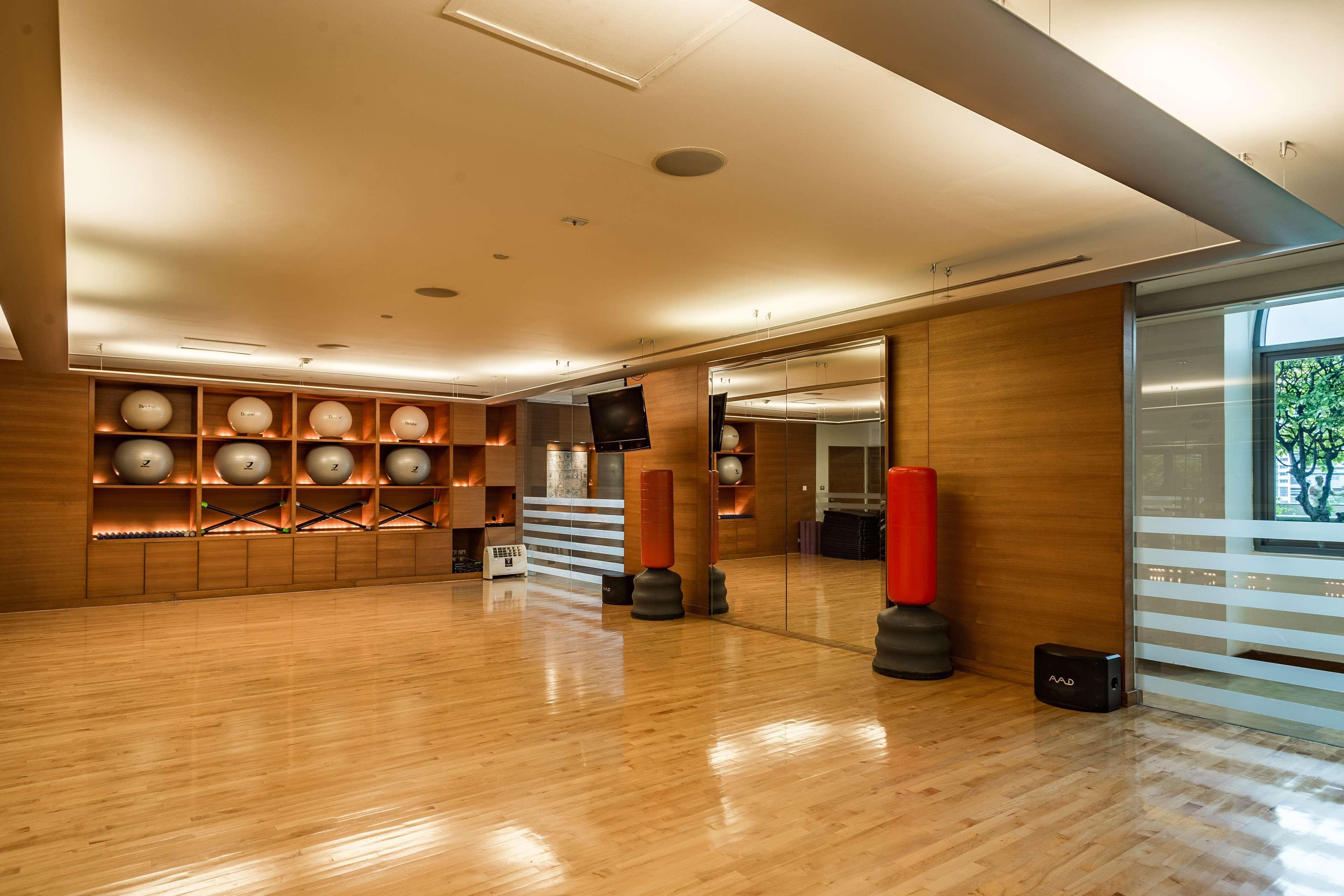 Conrad Bangkok Residences Экстерьер фото